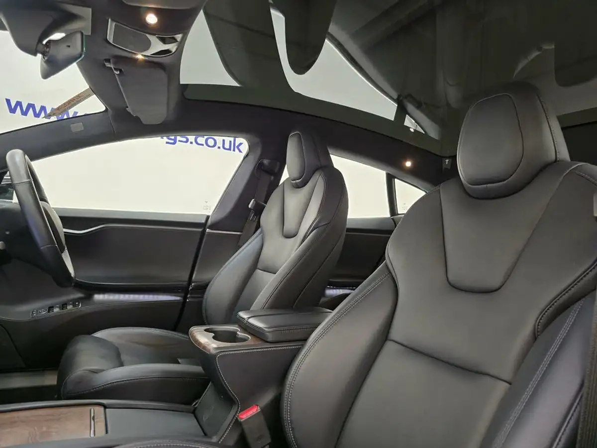 2020-tesla-model-s-e-long-range-big-9