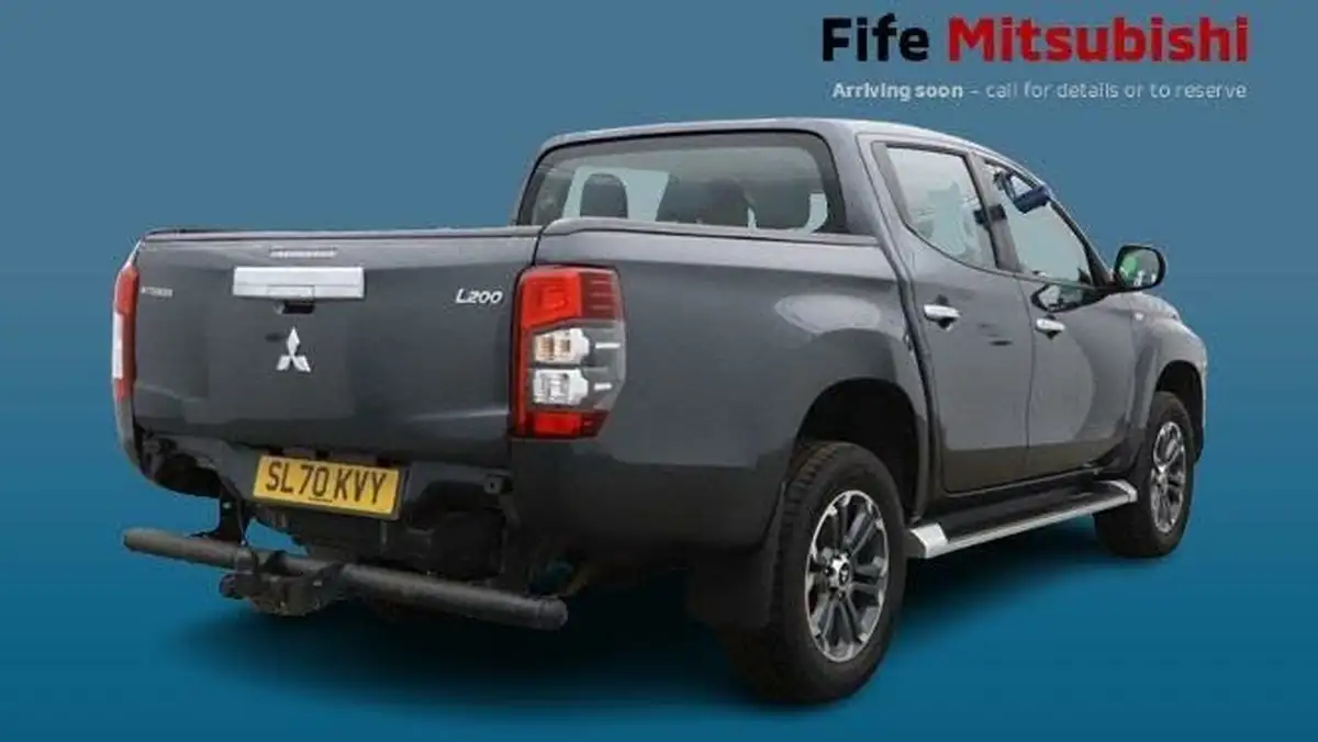 2020-mitsubishi-l200-22di-d-trojan-big-1