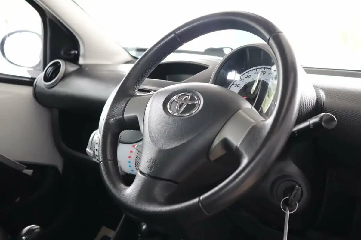 2012-toyota-aygo-10-aygo-ice-vvt-i-5d-mm-big-20