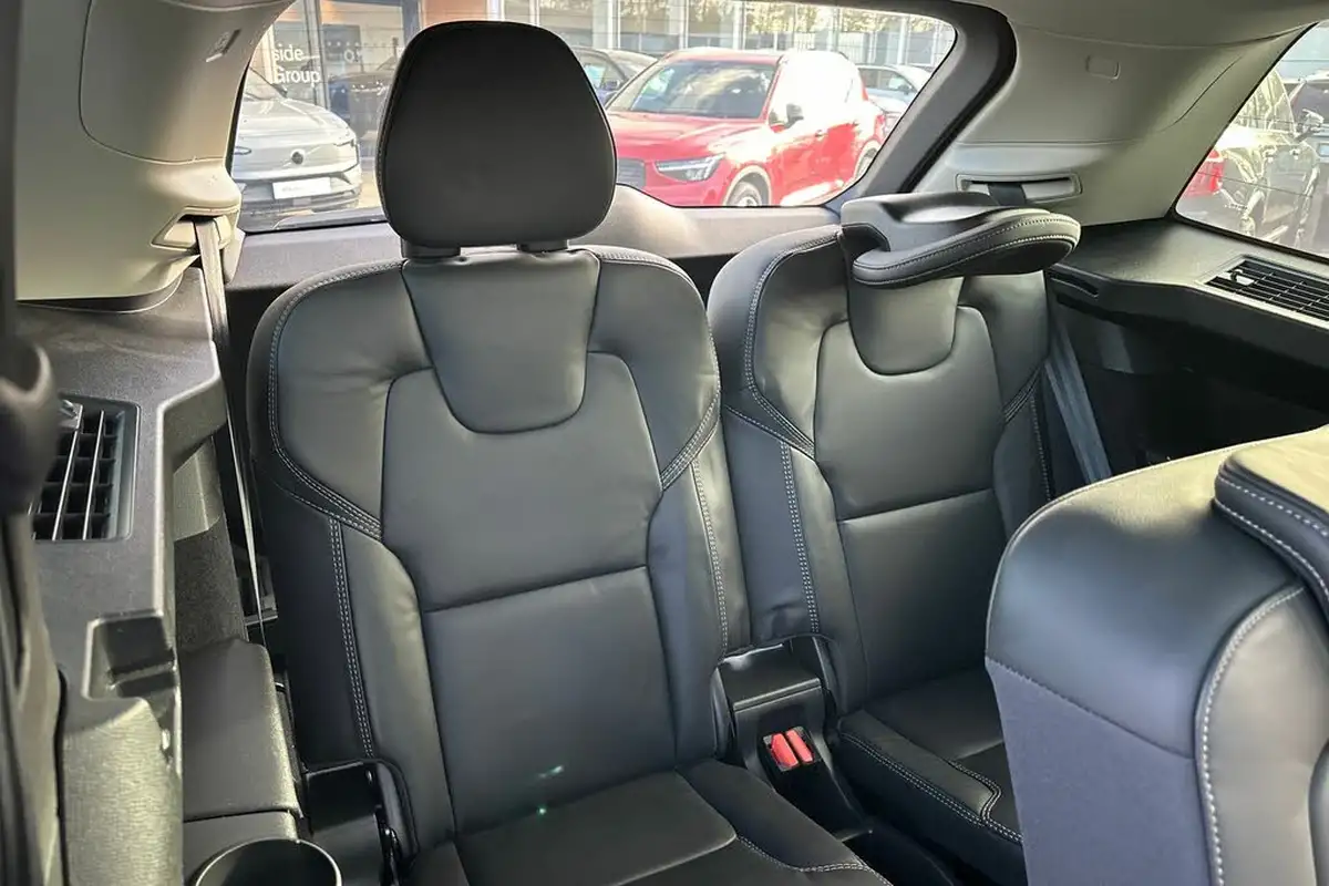 2023-volvo-xc90-20-t8-ultimate-dark-big-33