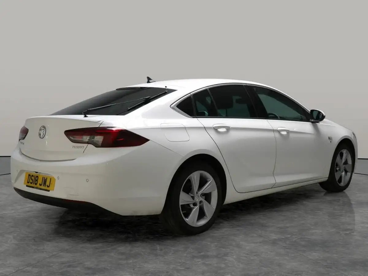 2018-vauxhall-insignia-grand-sport-15-turbo-sri-nav-big-7