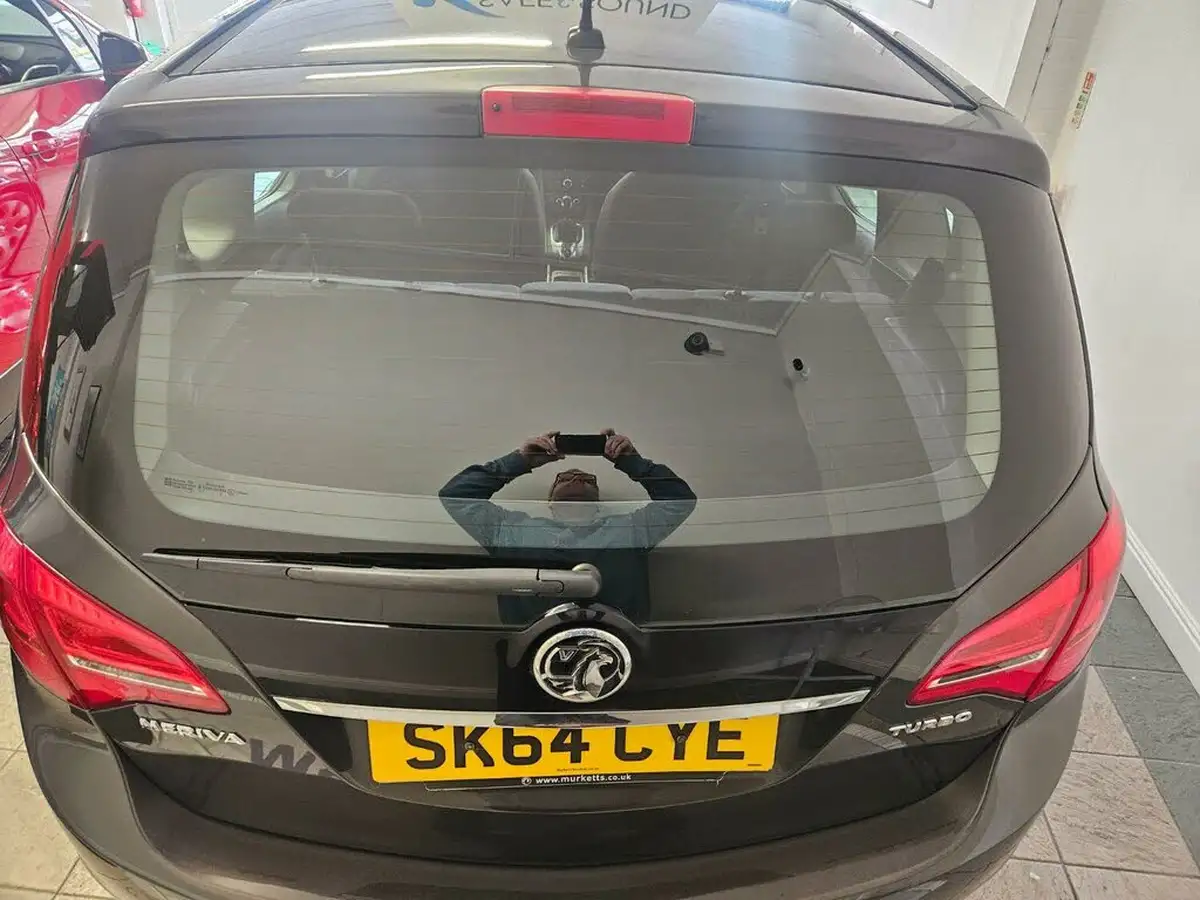 2011-honda-jazz-14-es-big-4