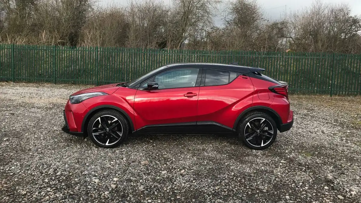 2023-toyota-c-hr-18-vvt-i-gr-sport-big-16