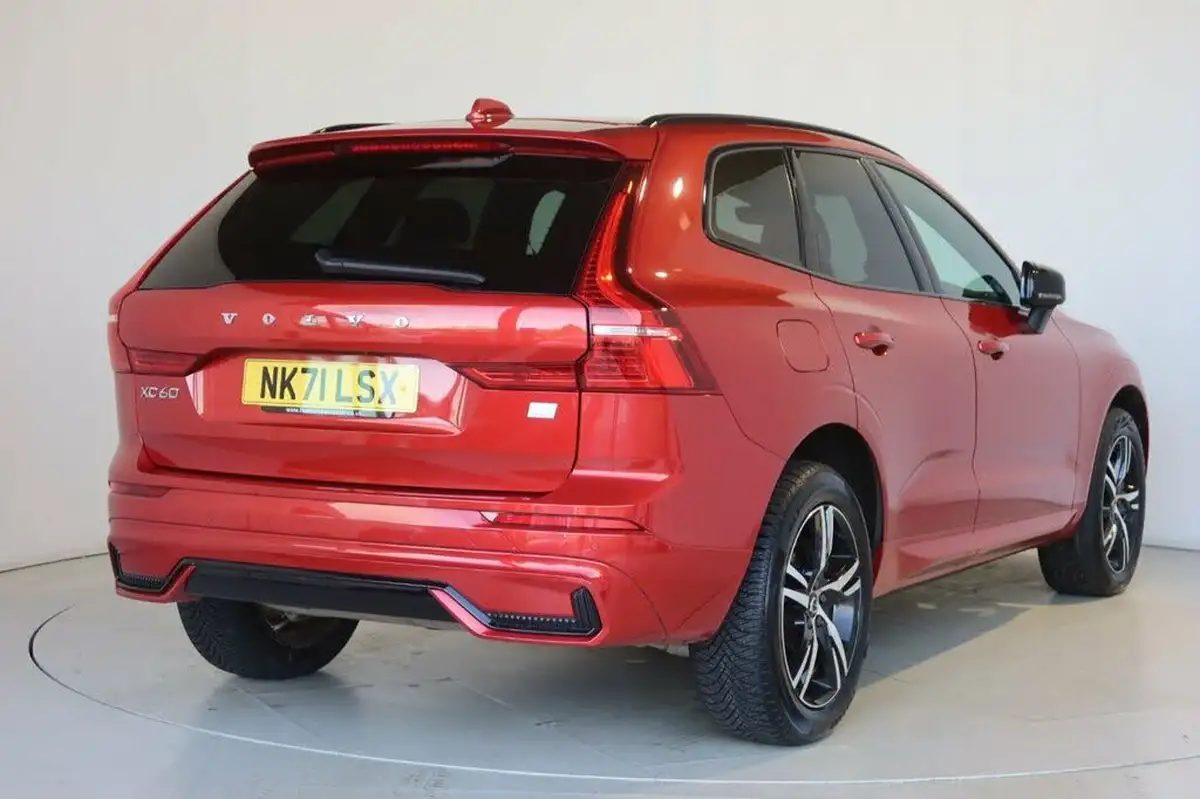 2021-volvo-xc60-20-t6-r-design-350bhp-plug-in-hybrid-big-17