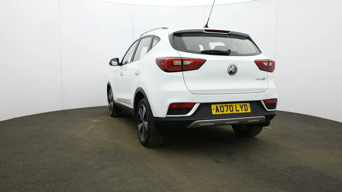 2020-mg-zs-suv-e-exclusive-ev-big-30