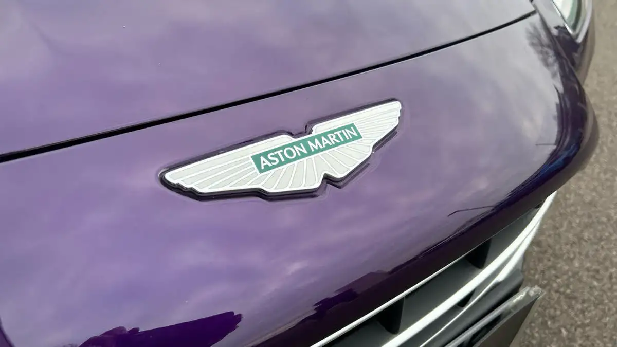 2024-aston-martin-vantage-big-19
