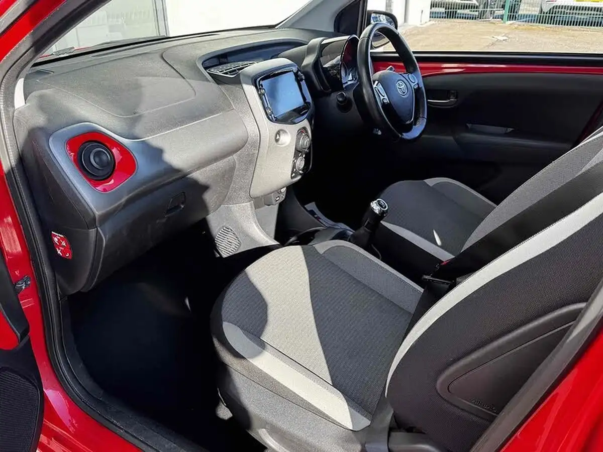 2021-toyota-aygo-10-vvt-i-x-play-tss-big-22