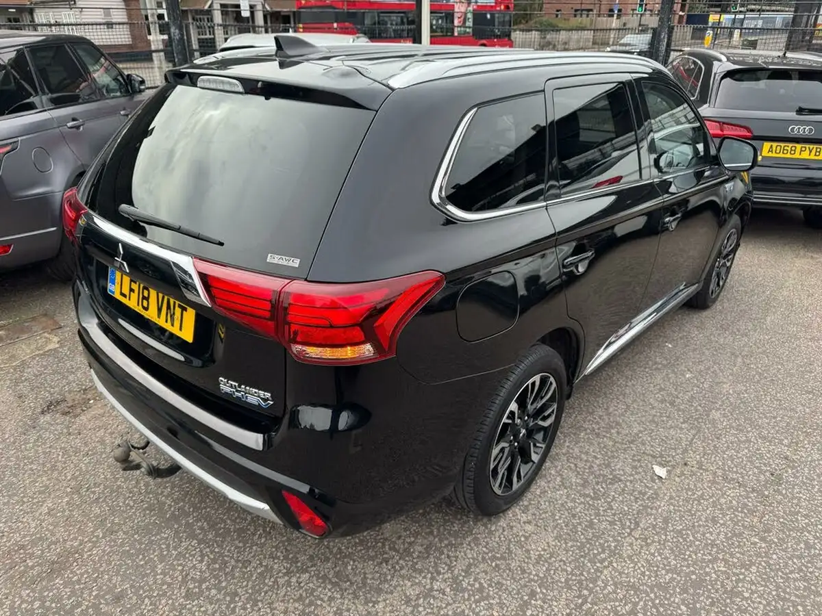2018-mitsubishi-outlander-20-juro-phev-big-8