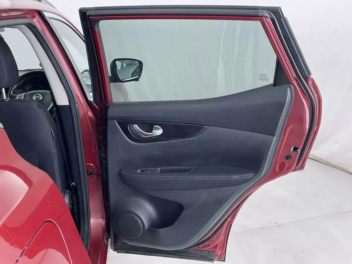 2015-nissan-qashqai-15dci-n-tec-big-24