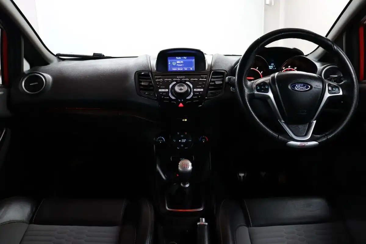 2014-ford-fiesta-16-st-3-big-33