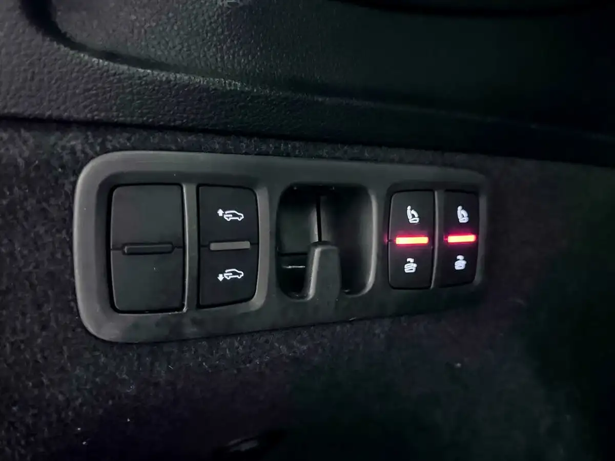 2020-audi-sq7-40tdi-big-11