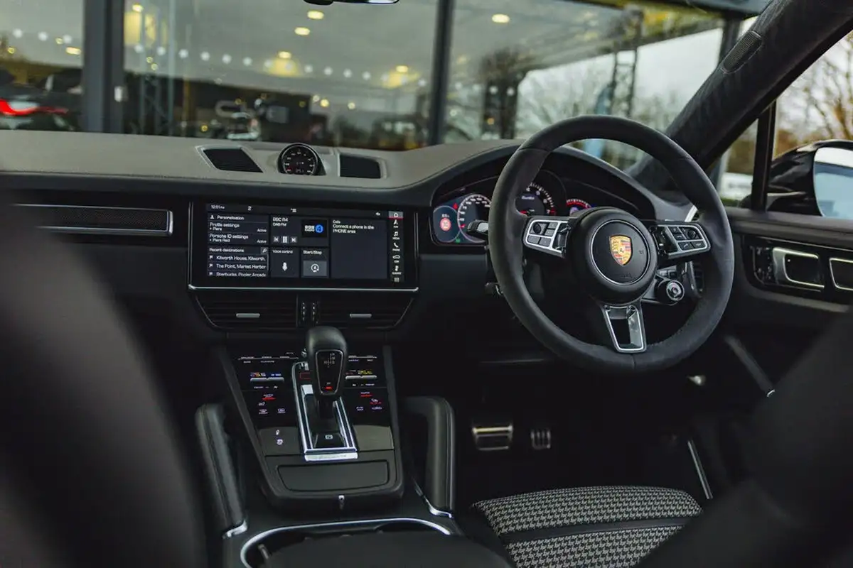 2019-porsche-cayenne-40-v8-turbo-coupe-big-28