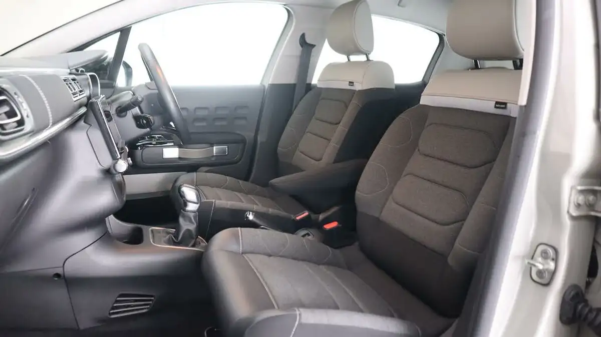 2021-citroen-c3-12-puretech-saint-james-83ps-big-14