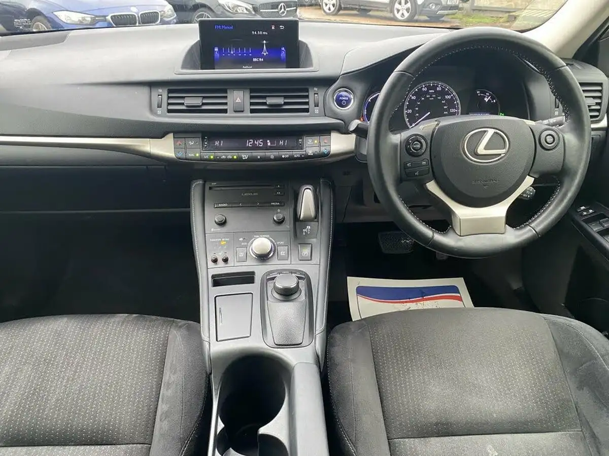 2014-lexus-ct-200h-18-advance-big-25