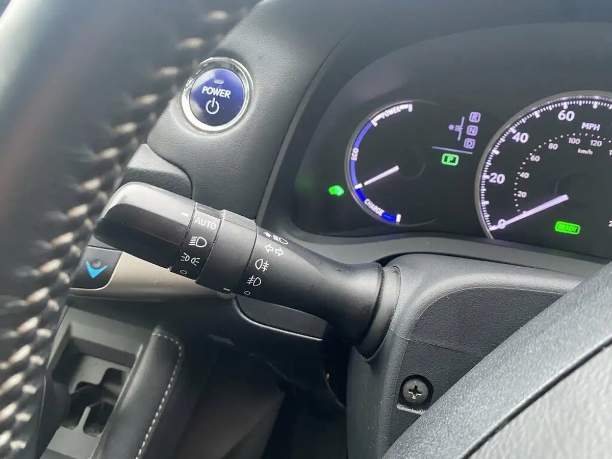 2014-lexus-ct-200h-18-advance-big-49