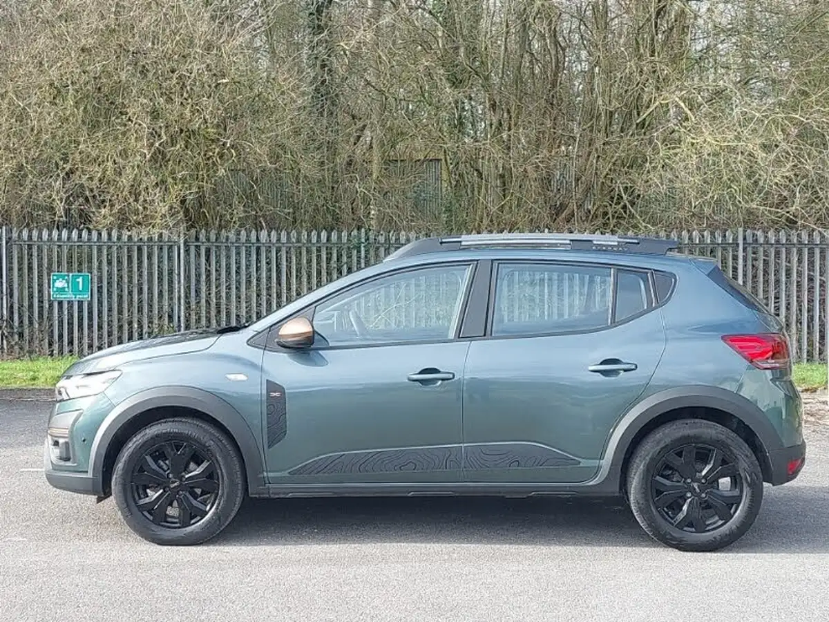 2024-dacia-sandero-stepway-10-tce-extreme-90bhp-big-3