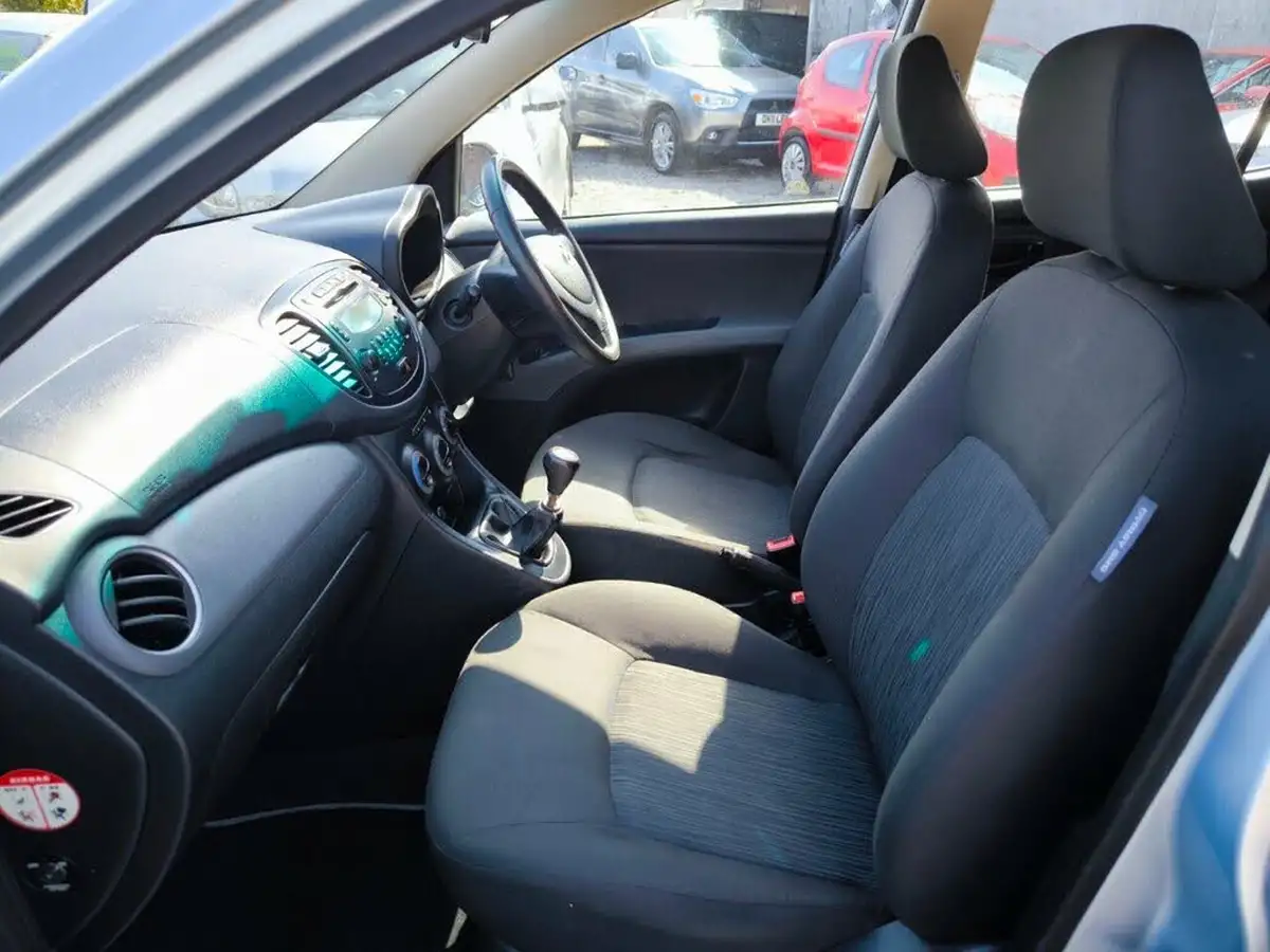 2012-hyundai-i10-12-active-big-8