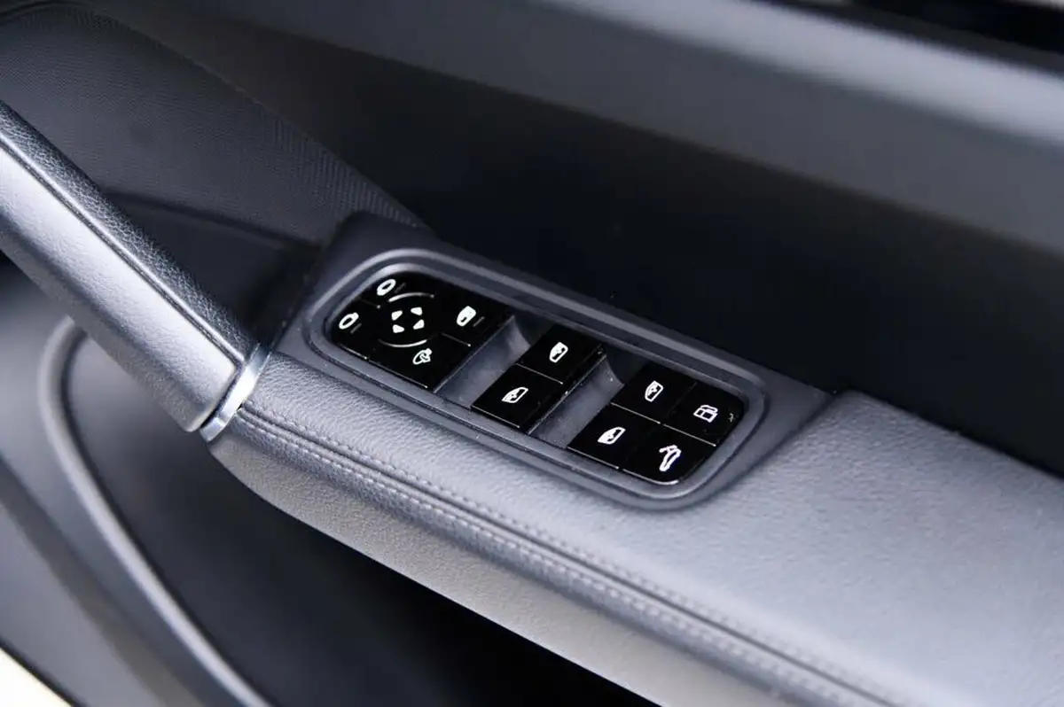 2019-porsche-cayenne-30-v6-e-hybrid-e-hybrid-coupe-big-45