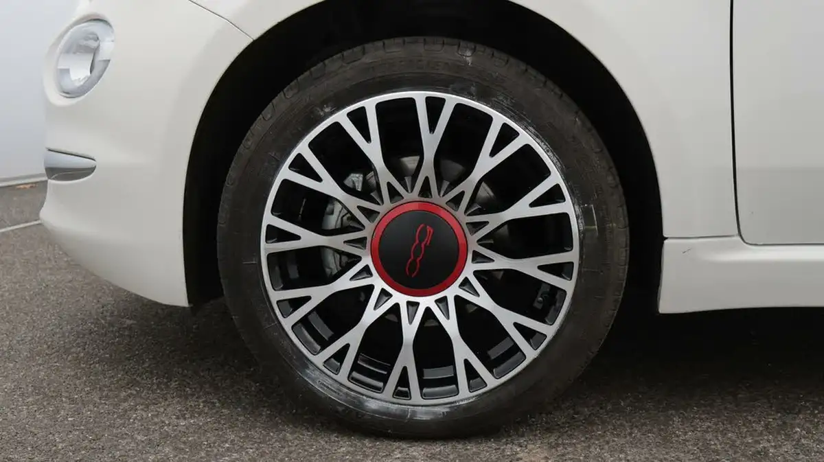 2023-fiat-500-10-red-big-18