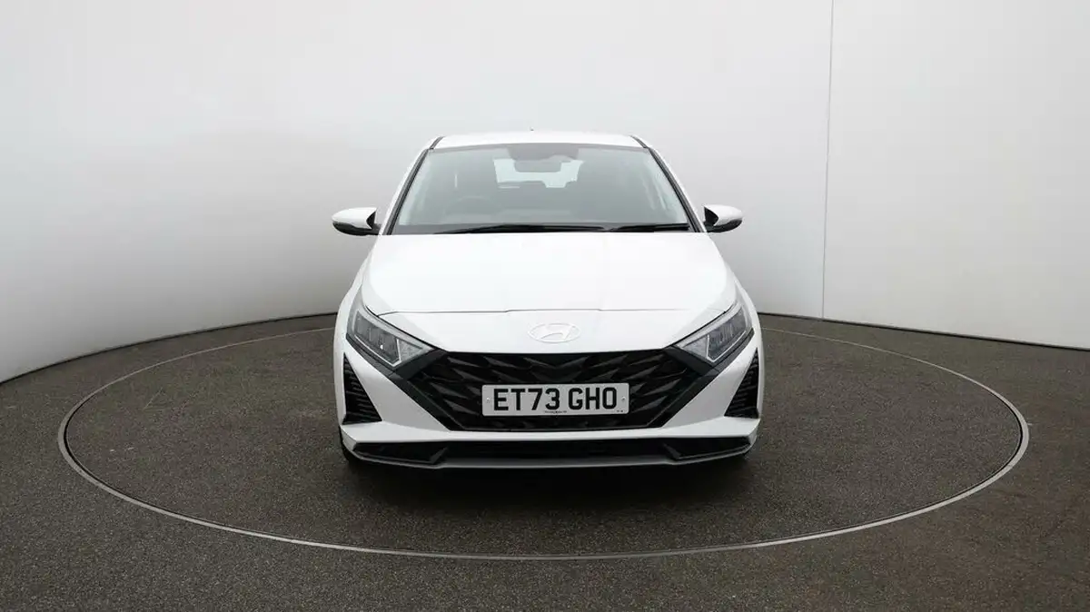 2024-hyundai-i20-10-t-gdi-advance-big-2