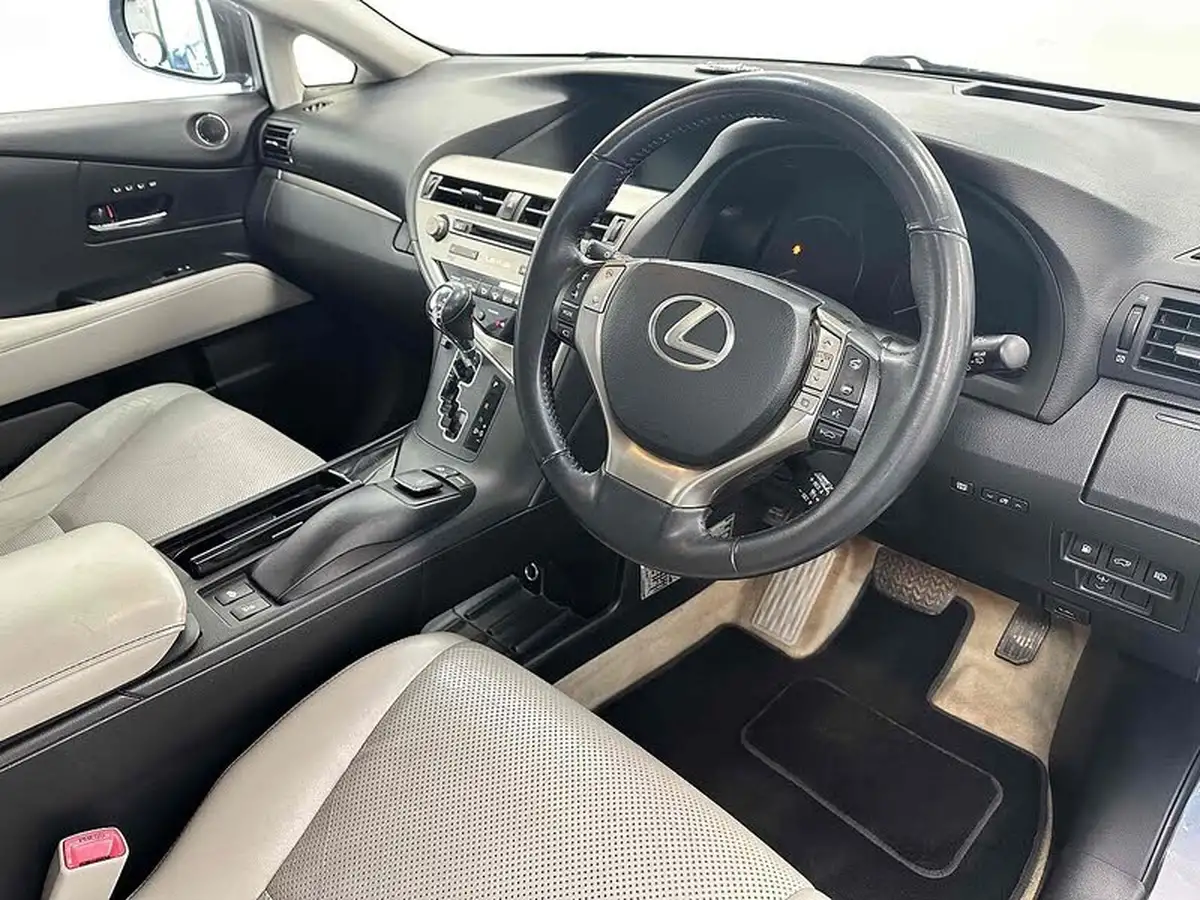 2013-lexus-rx-450h-35-premier-big-10
