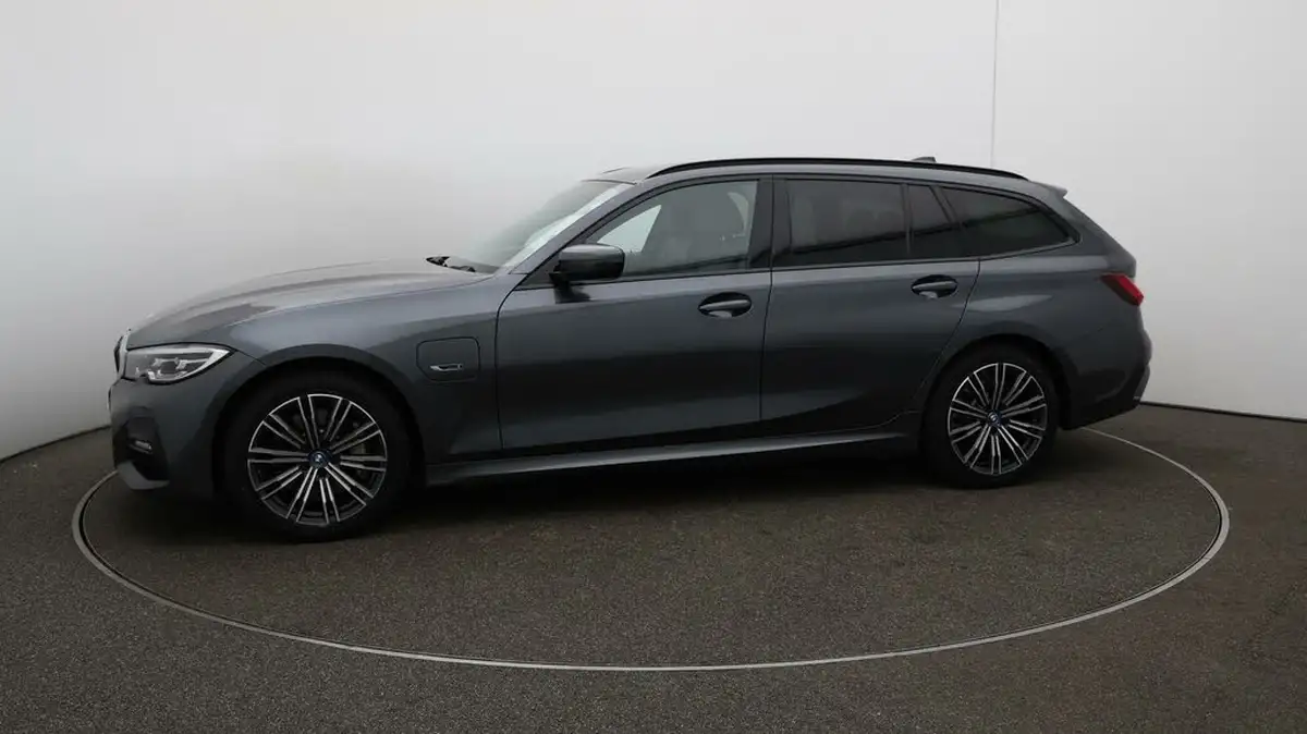 2022-bmw-3-series-20-330e-m-sport-touring-5d-big-60