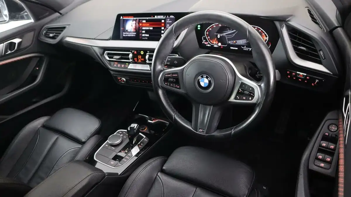 2021-bmw-1-series-15-118i-m-sport-lcp-dct-big-9