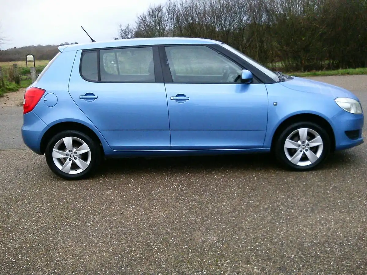 2013-skoda-fabia-12-se-70bhp-hatchback-1198cc-big-17