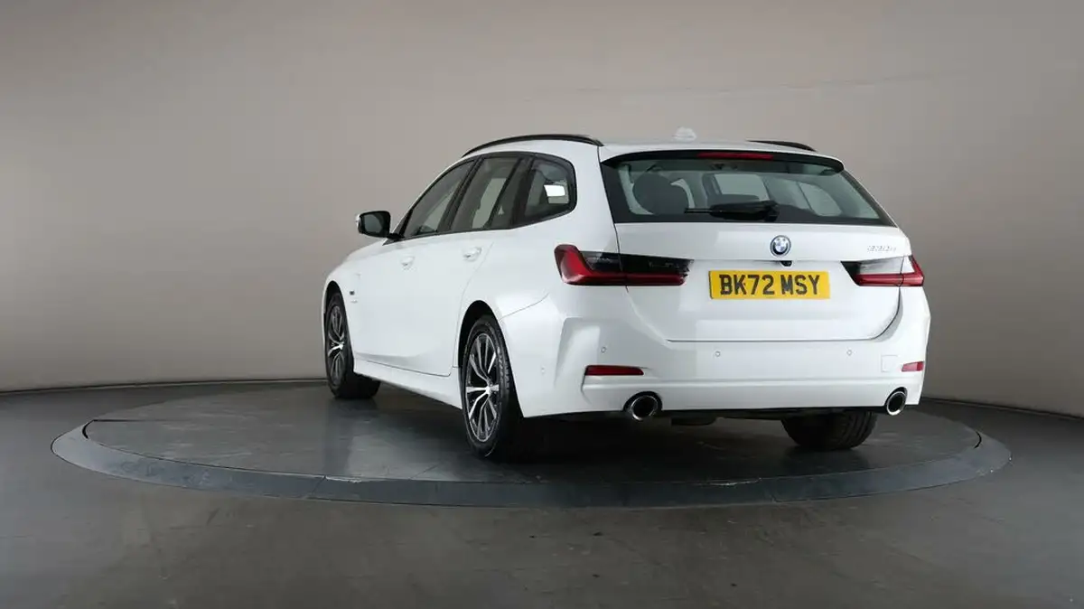 2022-bmw-3-series-20-330e-sport-touring-5d-big-52