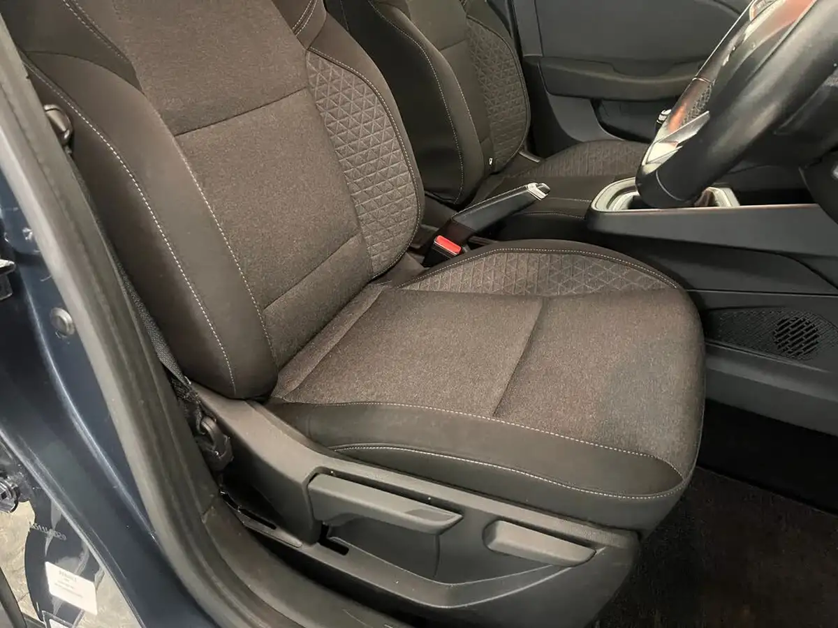 2020-renault-clio-10-sce-iconic-75bhp-big-35
