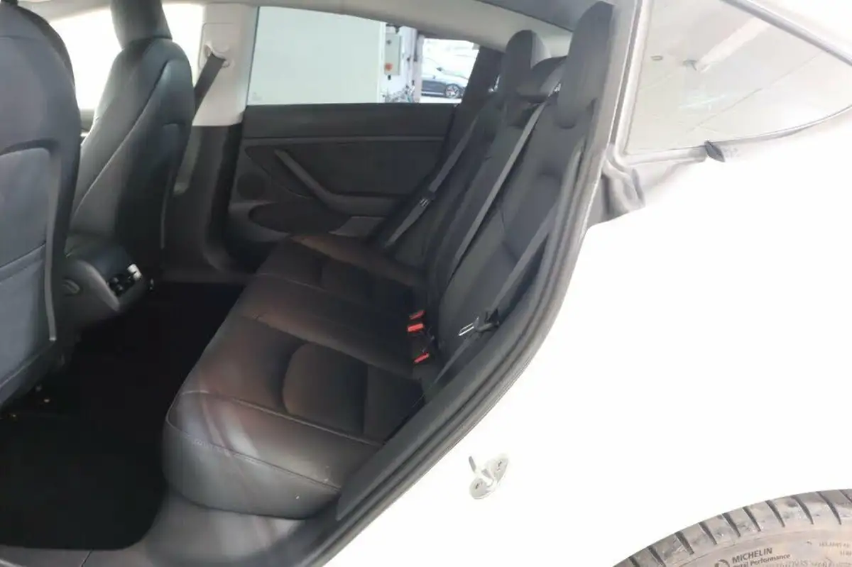 2021-tesla-model-3-e-long-range-4x4-big-18