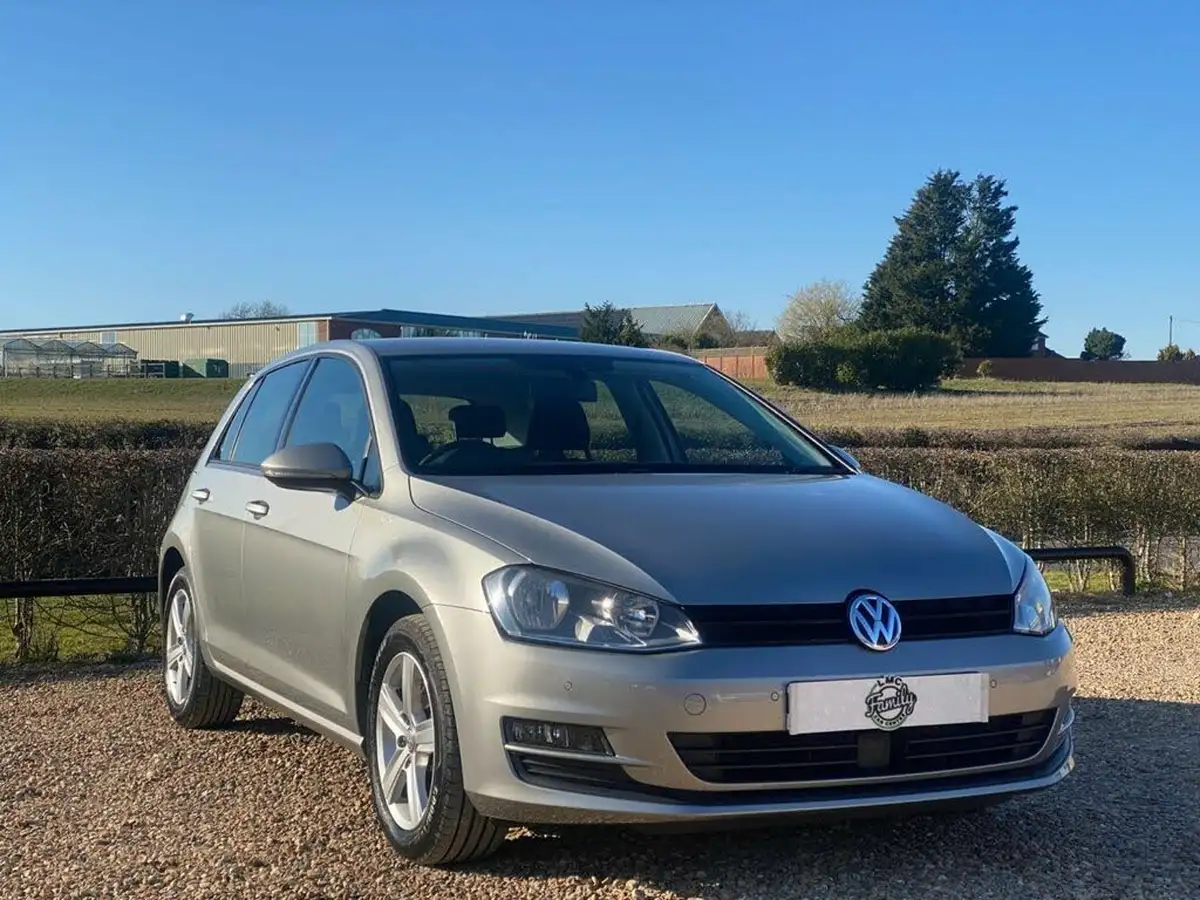 2015-volkswagen-golf-16tdi-match-110ps-bmtss-5d-dsg-big-2