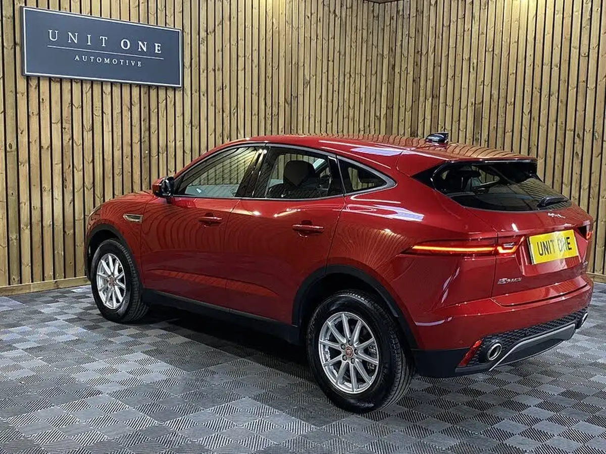 2020-jaguar-e-pace-20-i4-200ps-big-13