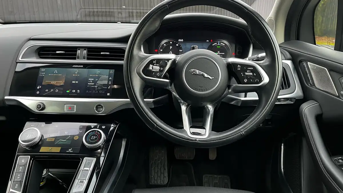 2021-jaguar-i-pace-ev400-hse-big-15