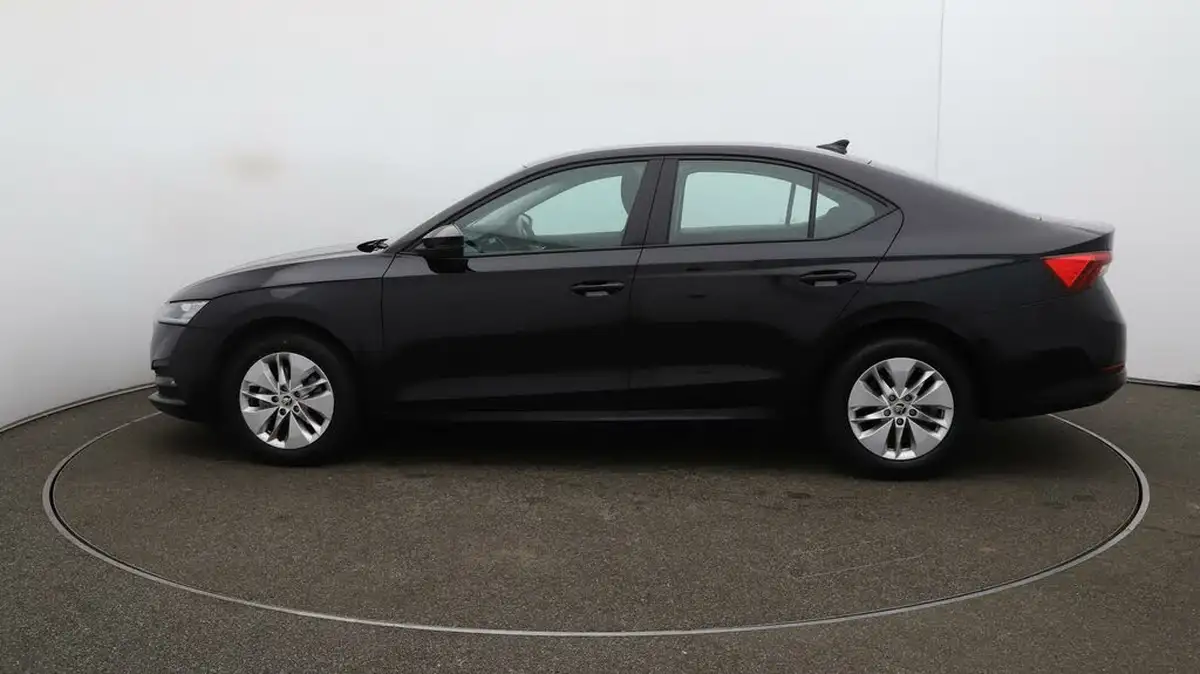 2022-skoda-octavia-10-tsi-se-technology-110ps-hatchback-big-61