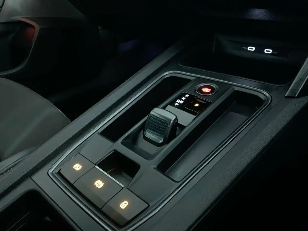 2021-cupra-formentor-14-e-hybrid-vz1-big-20