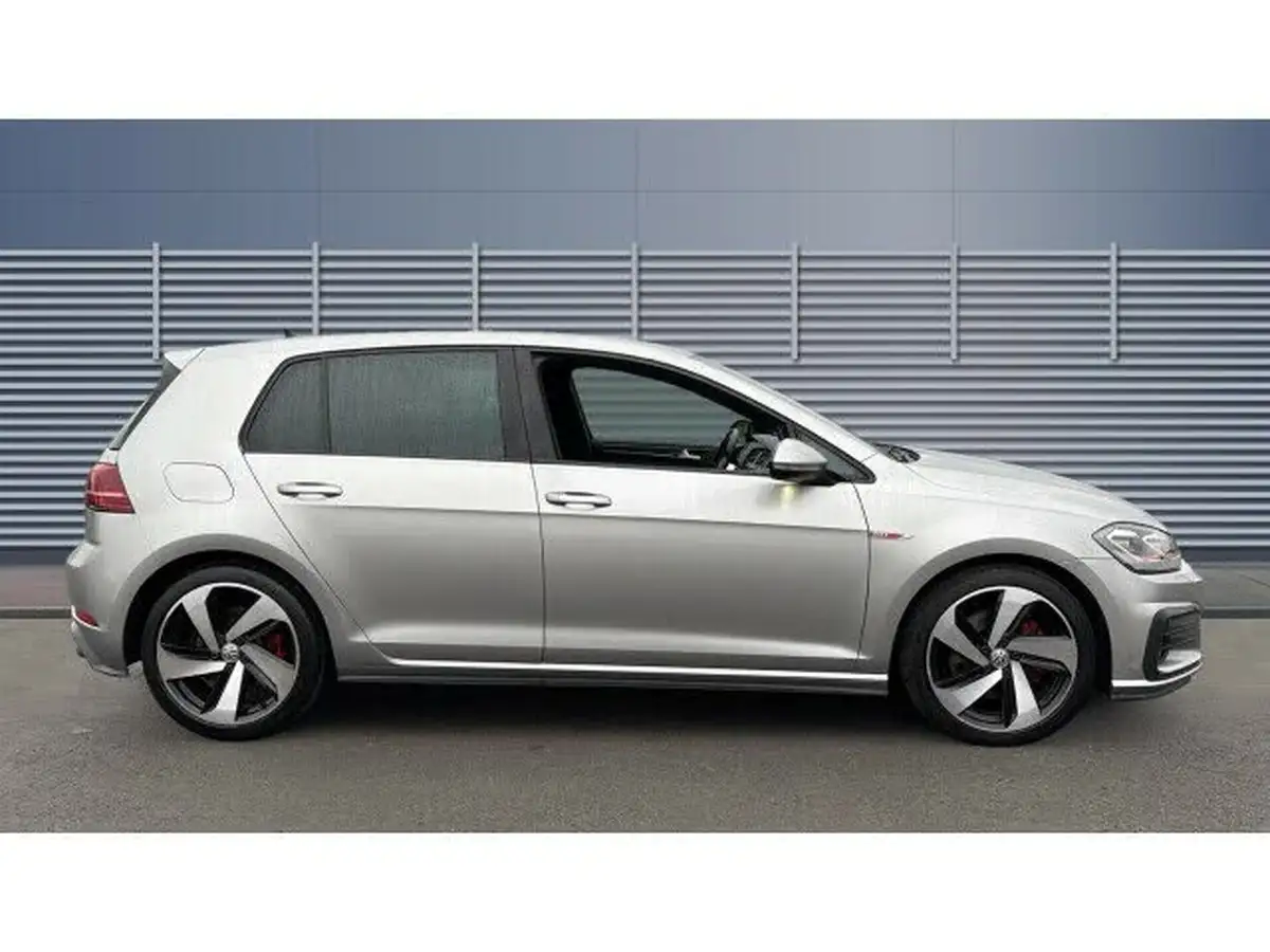 2018-volkswagen-golf-20-tsi-gti-5d-dsg-big-4