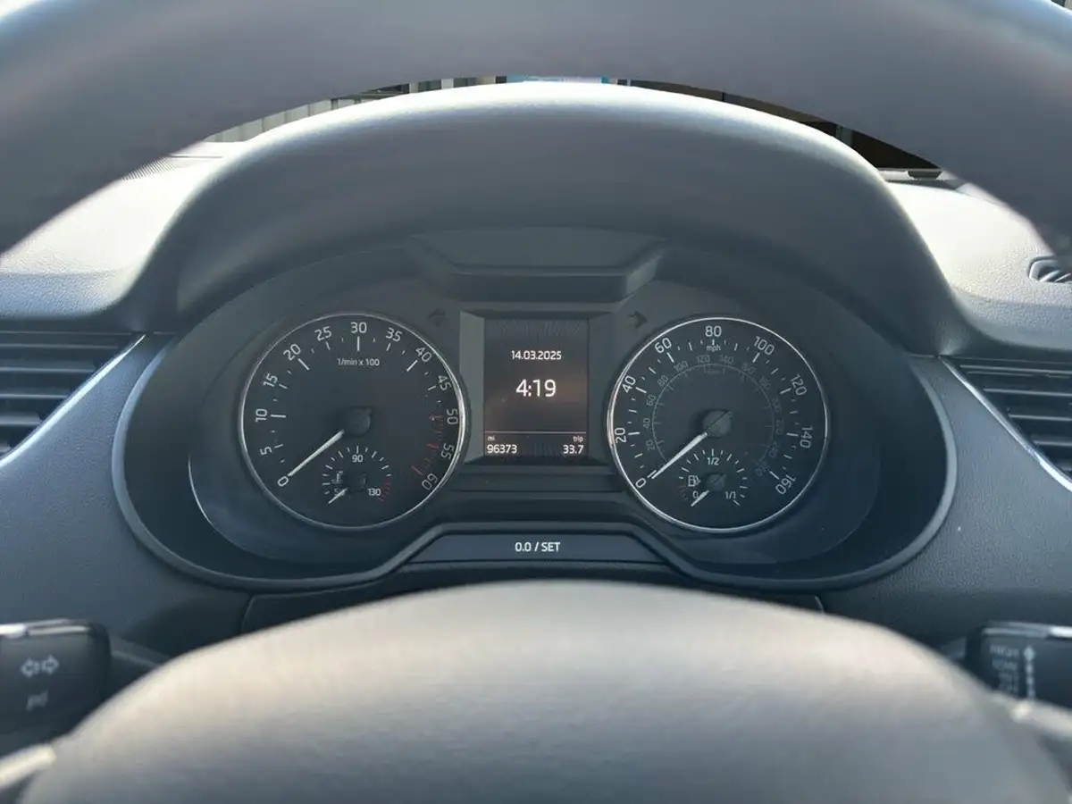 2015-skoda-octavia-big-21
