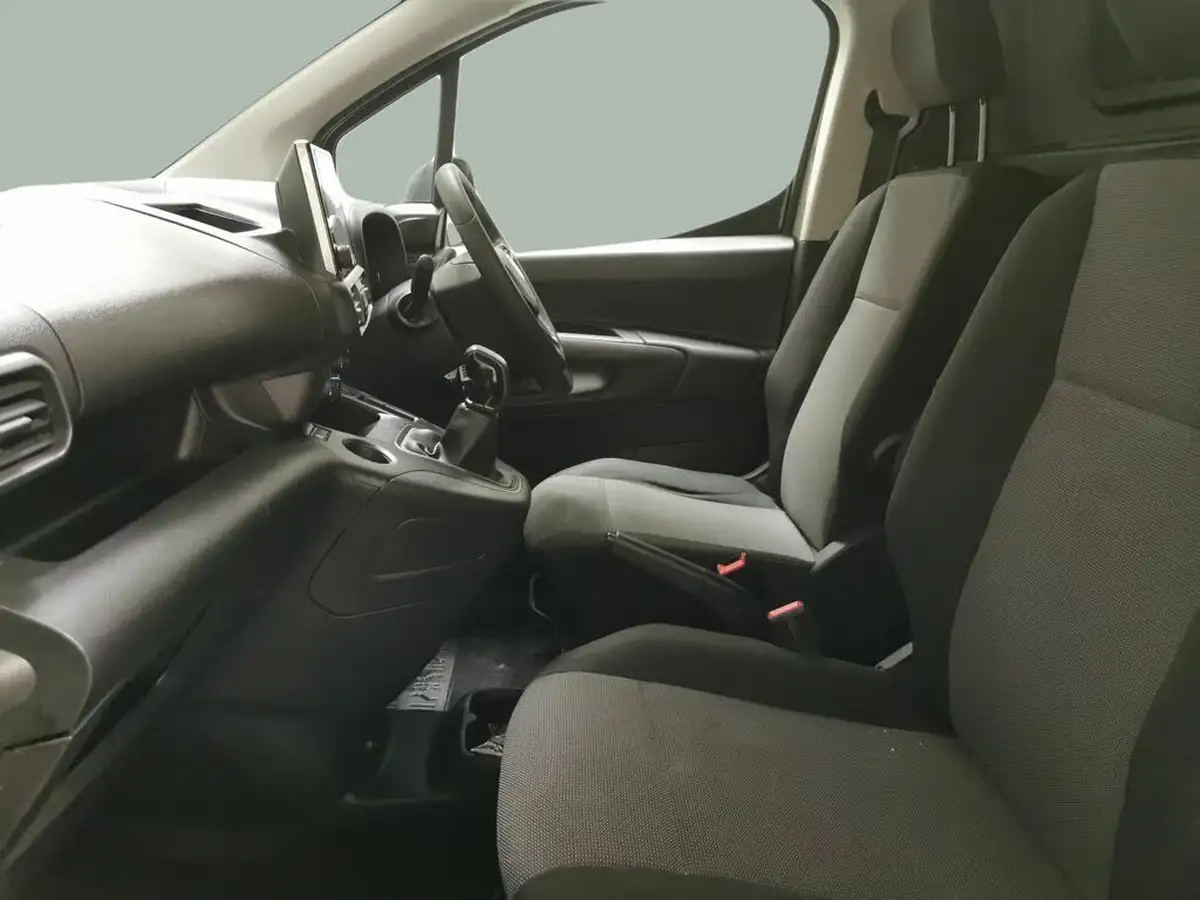 2019-vauxhall-combo-16cdti-sportive-2000-big-3