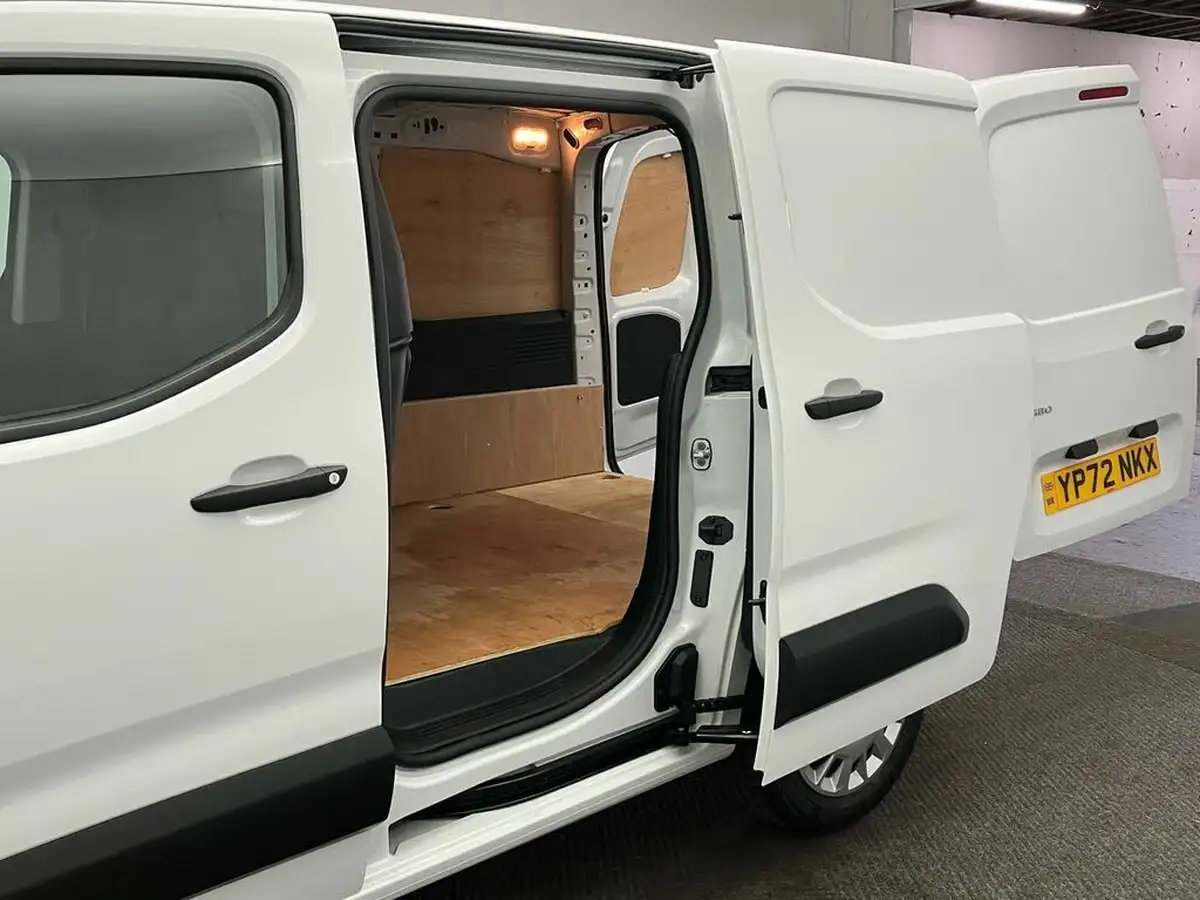 2022-vauxhall-combo-15cdti-sportive-2300-100pseu6dt-l1h1-big-21