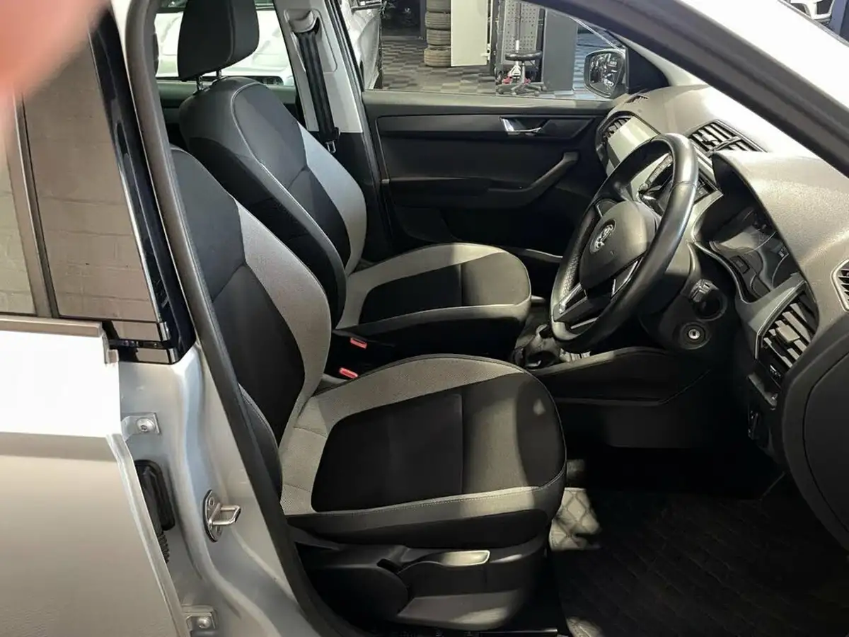 2015-skoda-fabia-12-tsi-se-90ps-hatchback-big-8