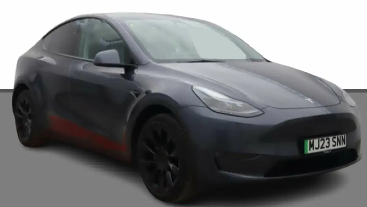 2023-tesla-model-y-e-long-range-big-0