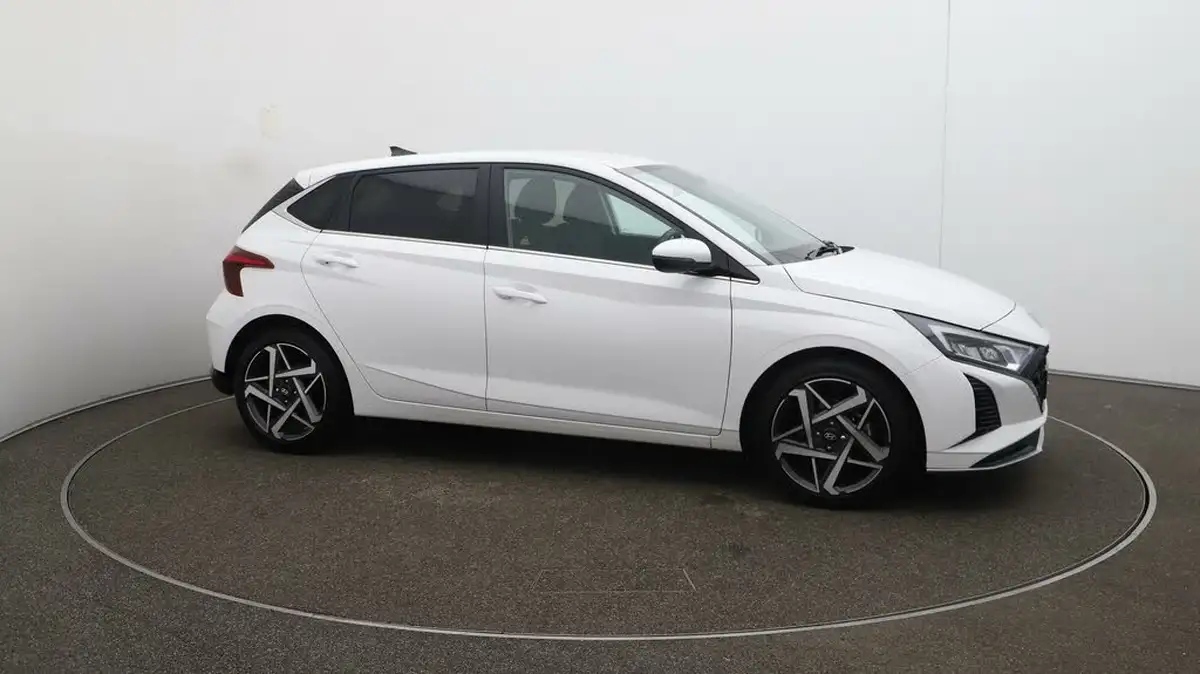 2024-hyundai-i20-10-t-gdi-premium-two-tone-roof-big-38