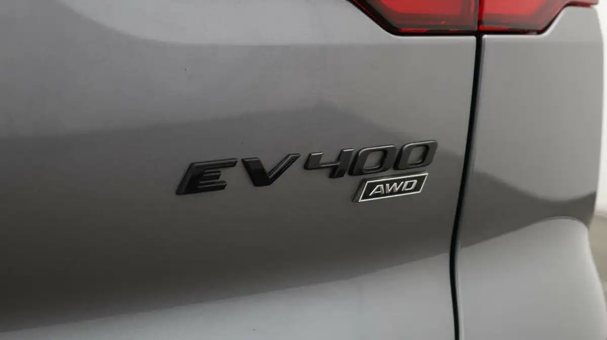 2021-jaguar-i-pace-ev400-hse-big-23