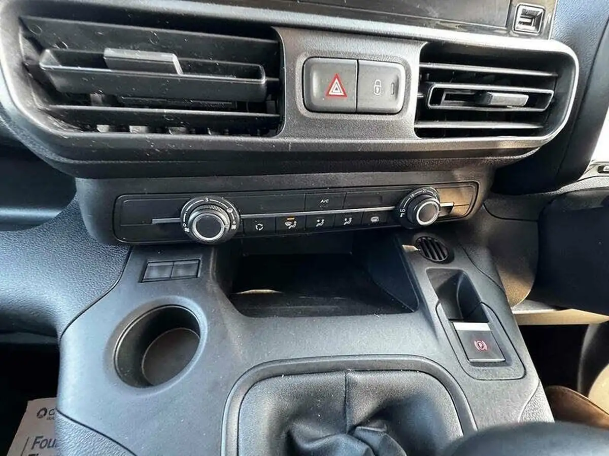 2022-toyota-proace-city-15d-icon-l2-big-53