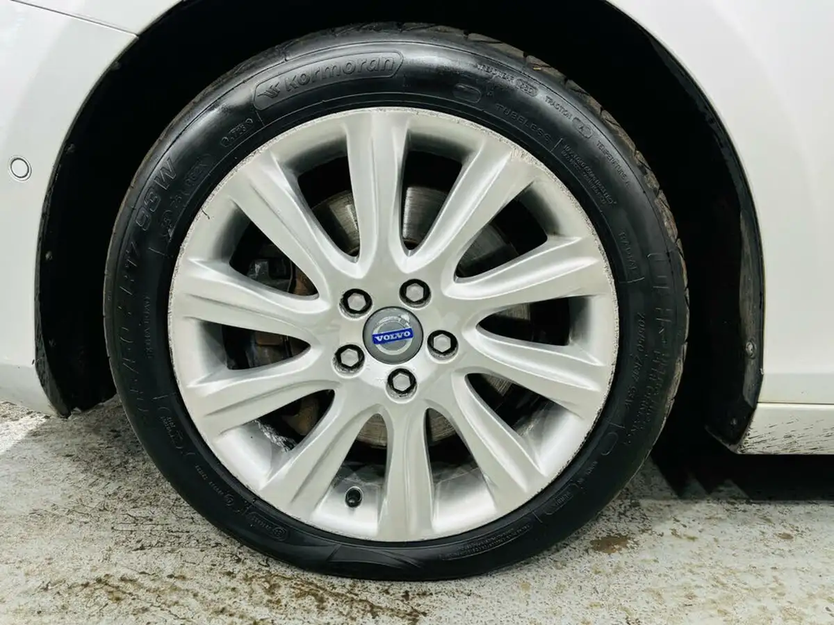 2012-volvo-v40-20td-d3-se-lux-geartronic-big-24