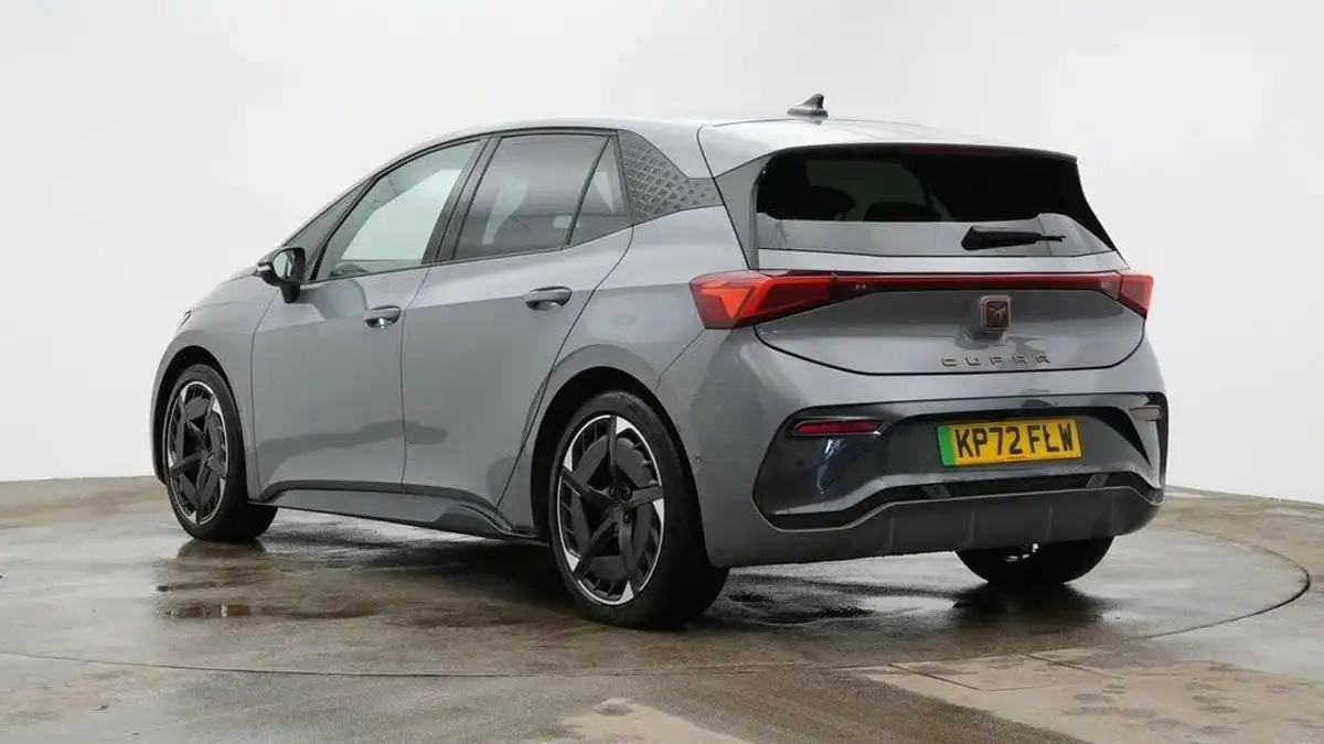 2022-cupra-born-e-v3-204ps-58kwh-big-2
