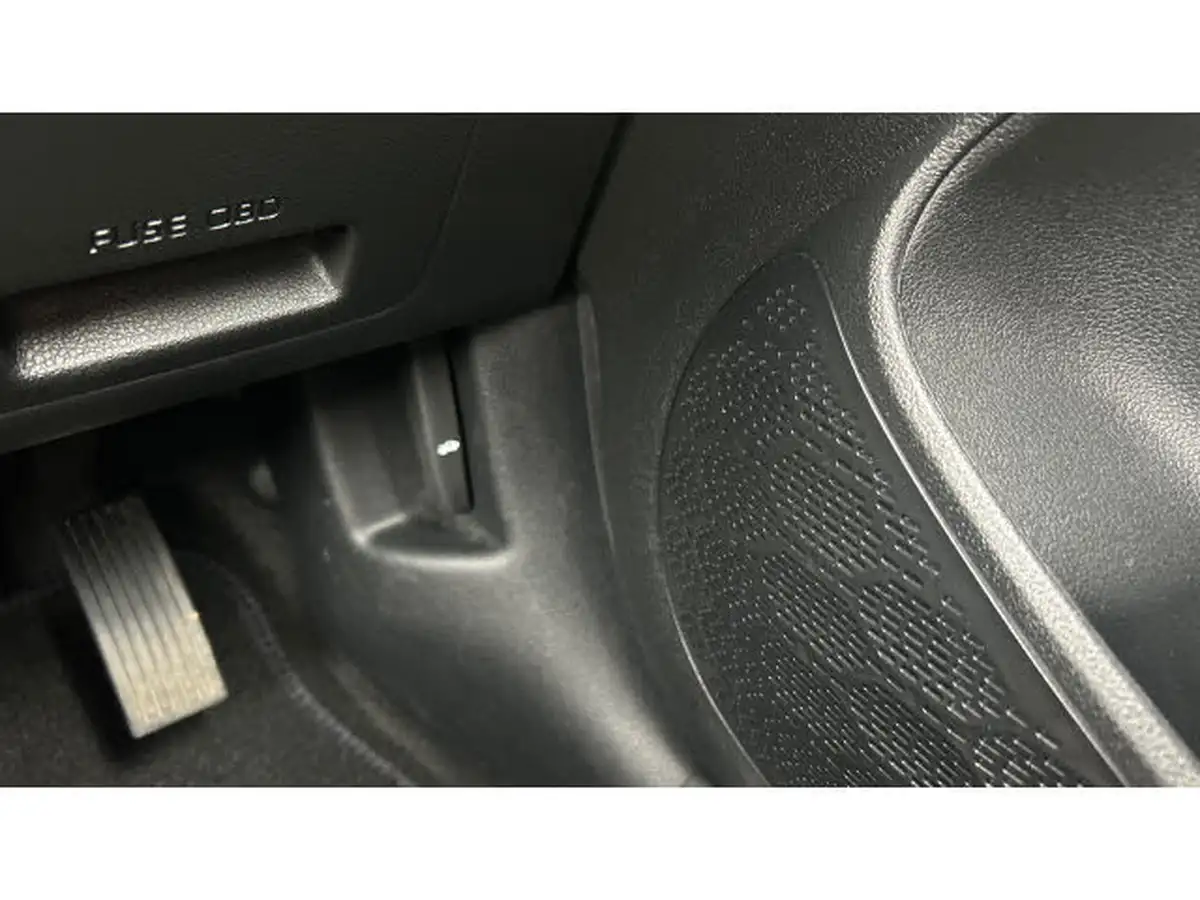 2020-hyundai-i10-10-se-connect-big-38