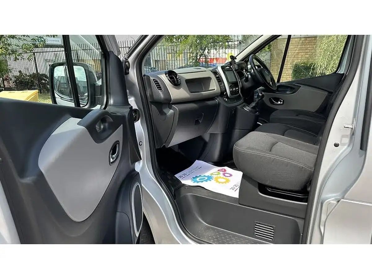 2018-renault-trafic-16dci-ll29-125-sport-nav-energy-125-e6-panel-van-big-25