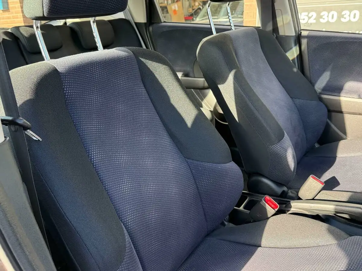 2013-honda-jazz-12-s-big-53